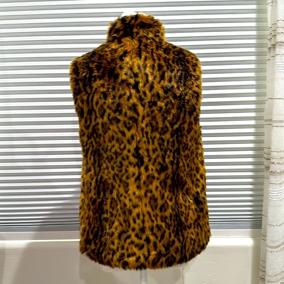J. Crew Leopard Print Fuzzy Vest - Picture 4 of 14
